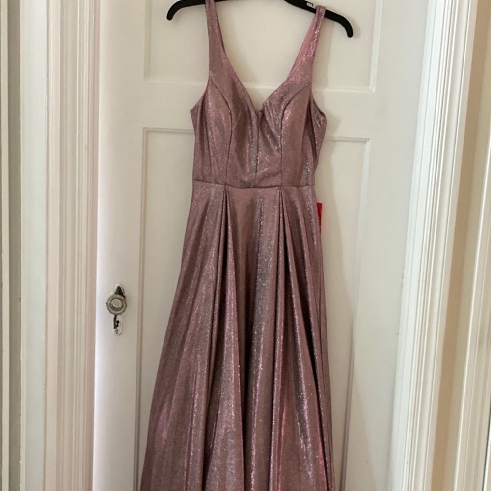 B smart beufiful gown dress